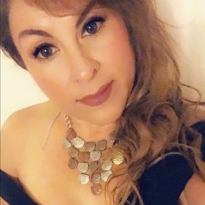 Meet your Posher, Liz